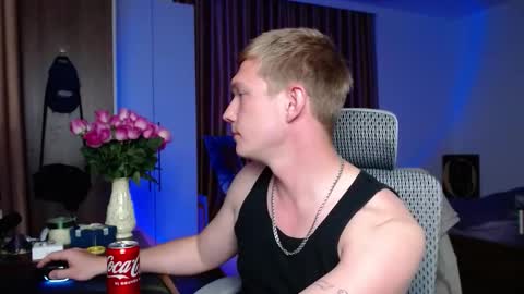 Snapshot of hercules__ chatting on 09.30.25 Gregblonde Alextattoo online show from 09.30.25