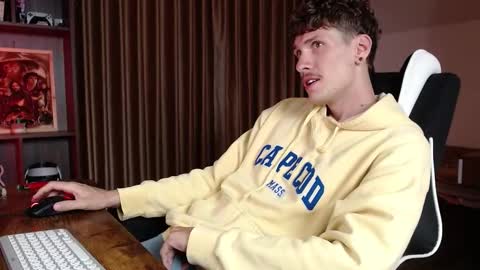 Snapshot of hercules__ chatting on 11.17.25 Gregblonde Alextattoo online show from 11.17.25