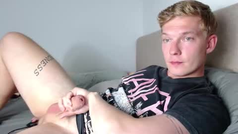 Snapshot of hercules__ chatting on 11.19.25 Gregblonde Alextattoo online show from 11.19.25