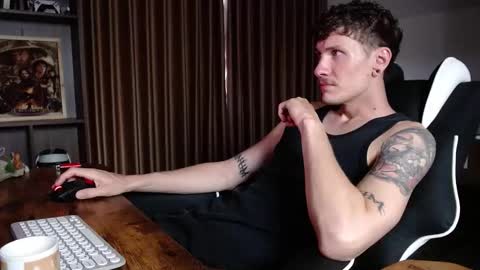 Snapshot of hercules__ chatting on 11.22.25 Gregblonde Alextattoo online show from 11.22.25