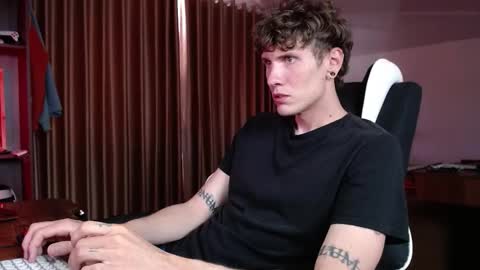 Snapshot of hercules__ chatting on 02.04.26 Gregblonde Alextattoo online show from 02.04.26