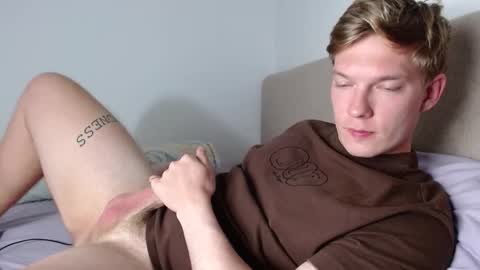 Snapshot of hercules__ chatting on 02.11.26 Gregblonde Alextattoo online show from 02.11.26