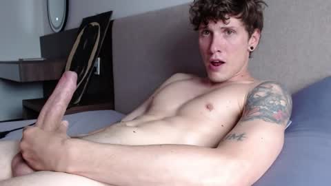 Snapshot of hercules__ chatting on 04.02.26 Gregblonde Alextattoo online show from 04.02.26