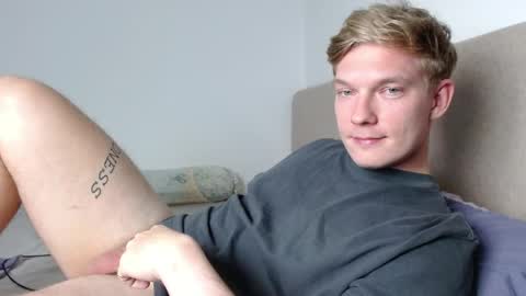 Snapshot of hercules__ chatting on 04.03.26 Gregblonde Alextattoo online show from 04.03.26