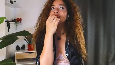 Snapshot of hercyqueen chatting on 02.13.26 hercyqueen online show from 02.13.26