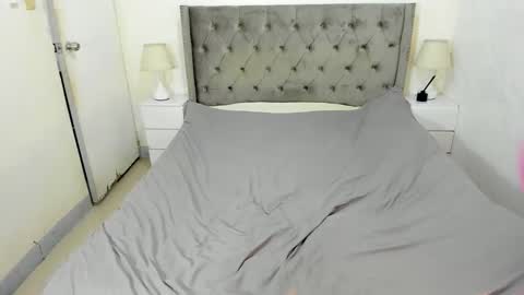 Herminia online show from 12.17.25