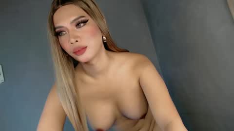 Queen Ava online show from 02.11.25