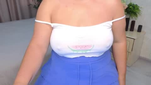 Snapshot of heroine_of_your_life chatting on 10.14.25 Maryana online show from 10.14.25