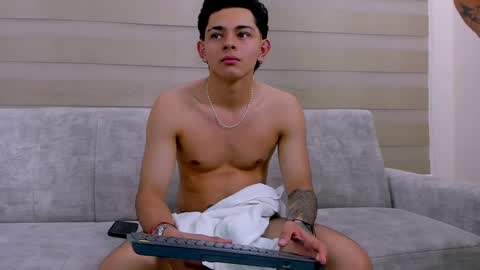 heteros men online show from 02.15.25