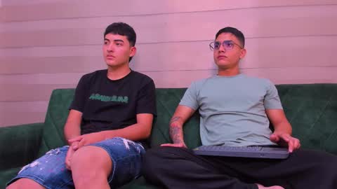 Snapshot of heteros_men chatting on 11.27.25 heteros men online show from 11.27.25