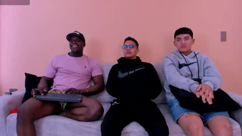 Snapshot of heteros_men chatting on 11.29.25 heteros men online show from 11.29.25