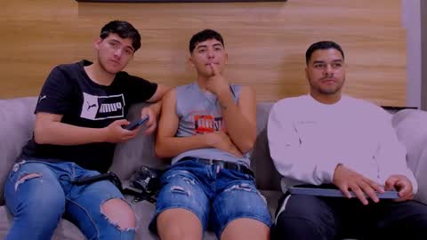 Snapshot of heteros_men chatting on 12.16.25 heteros men online show from 12.16.25