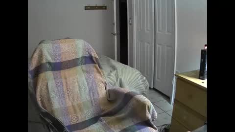 Snapshot of hewes1 chatting on 01.16.25 hewes1 online show from 01.16.25