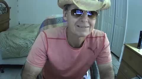 Snapshot of hewes1 chatting on 01.19.25 hewes1 online show from 01.19.25