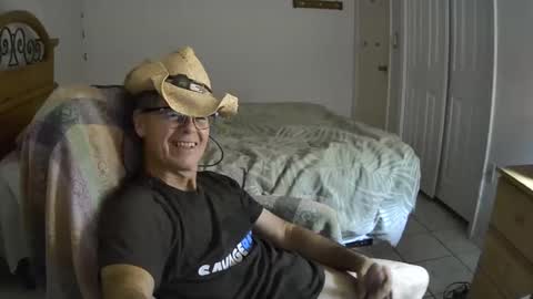 Snapshot of hewes1 chatting on 01.23.25 hewes1 online show from 01.23.25