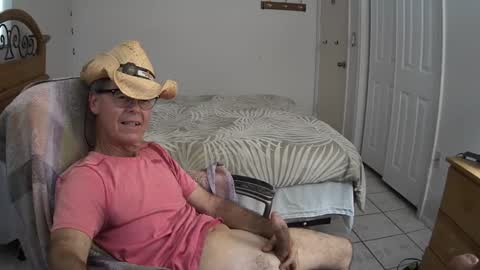 Snapshot of hewes1 chatting on 02.03.25 hewes1 online show from 02.03.25