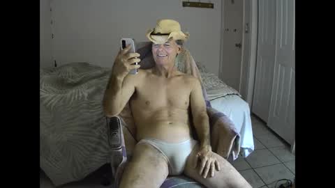 Snapshot of hewes1 chatting on 02.06.25 hewes1 online show from 02.06.25