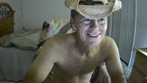 Snapshot of hewes1 chatting on 02.11.25 hewes1 online show from 02.11.25