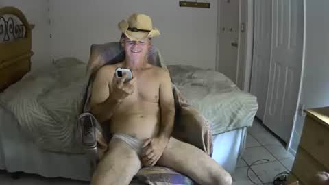 Snapshot of hewes1 chatting on 02.12.25 hewes1 online show from 02.12.25