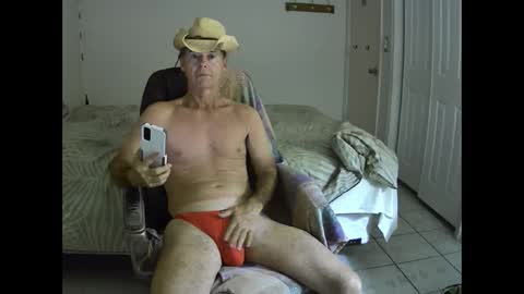 Snapshot of hewes1 chatting on 02.17.25 hewes1 online show from 02.17.25