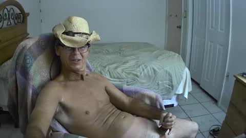 Snapshot of hewes1 chatting on 02.23.25 hewes1 online show from 02.23.25