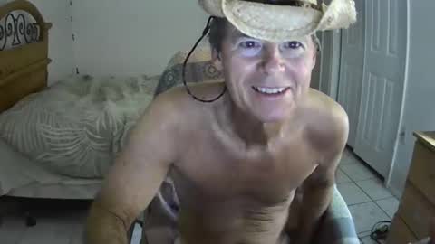 Snapshot of hewes1 chatting on 02.24.25 hewes1 online show from 02.24.25