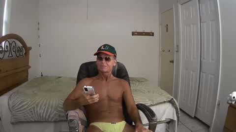 Snapshot of hewes1 chatting on 09.08.25 hewes1 online show from 09.08.25