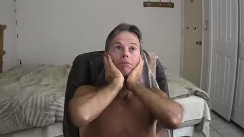 Snapshot of hewes1 chatting on 09.10.25 hewes1 online show from 09.10.25