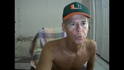 Snapshot of hewes1 chatting on 09.20.25 hewes1 online show from 09.20.25