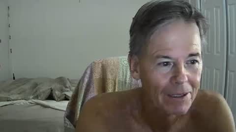 Snapshot of hewes1 chatting on 09.26.25 hewes1 online show from 09.26.25