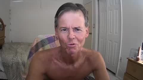 Snapshot of hewes1 chatting on 10.01.25 hewes1 online show from 10.01.25