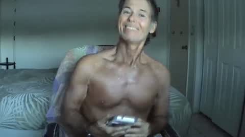 Snapshot of hewes1 chatting on 02.25.26 hewes1 online show from 02.25.26