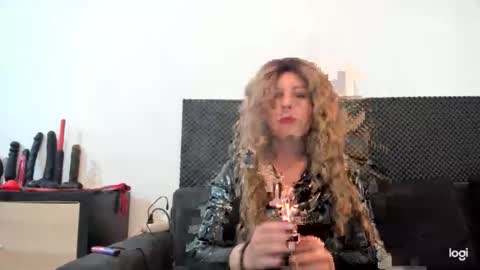 Snapshot of hexemmy chatting on 05.21.26 hexemmy online show from 05.21.26