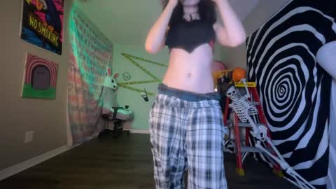 salem online show from 10.24.25