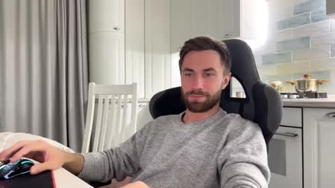 Snapshot of hey_arnold chatting on 09.13.25 Arnold online show from 09.13.25