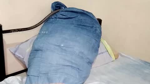 Snapshot of heynotfound chatting on 10.02.25 xd online show from 10.02.25