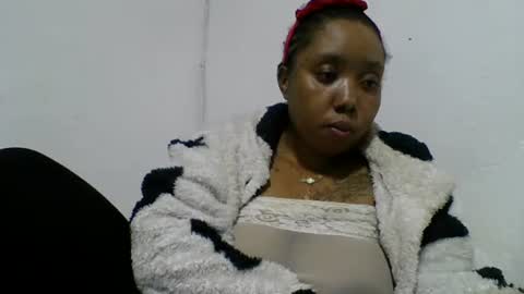 Snapshot of hheritinaa chatting on 09.11.25 hheritinaa online show from 09.11.25