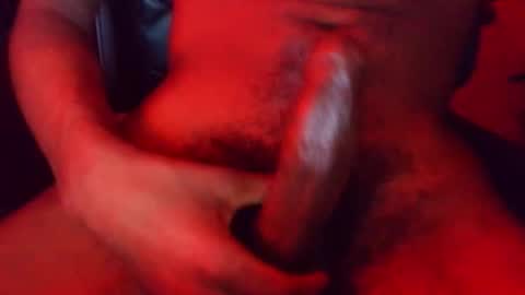 Snapshot of hickstj57 chatting on 05.31.26 ishow2cumforU online show from 05.31.26