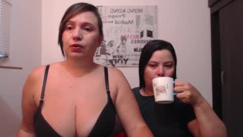 Snapshot of hidden_tinna chatting on 10.01.25 Tinna online show from 10.01.25