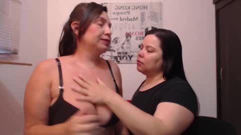 Snapshot of hidden_tinna chatting on 10.09.25 Tinna online show from 10.09.25