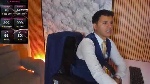 Snapshot of hiddenoffice chatting on 10.12.25 George online show from 10.12.25