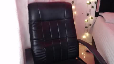 Snapshot of high_fortune chatting on 11.07.25 high online show from 11.07.25