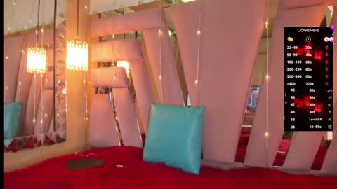 Snapshot of hijabimilf chatting on 12.11.24 Thanna online show from 12.11.24