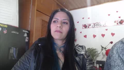 hilaril18 online show from 02.15.25