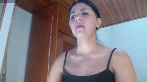 hilaril18 online show from 11.30.25