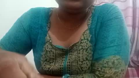 himuhimu22 online show from 10.10.25