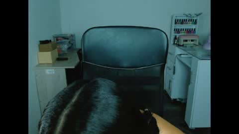 Snapshot of hinata_9 chatting on 05.18.26 0600AM-1100AM - online show from 05.18.26