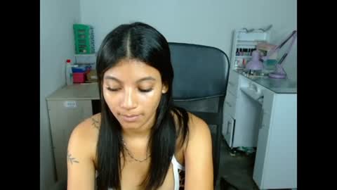 Snapshot of hinata_9 chatting on 06.19.26 0600AM-1100AM - online show from 06.19.26