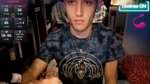 Snapshot of hippie_luver chatting on 04.13.26 hippie_luver online show from 04.13.26
