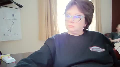 Snapshot of hippihope420 chatting on 03.05.25 Bella online show from 03.05.25